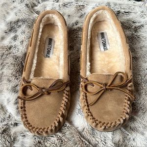 NWOT Minnetonka Moccasins, Size 8